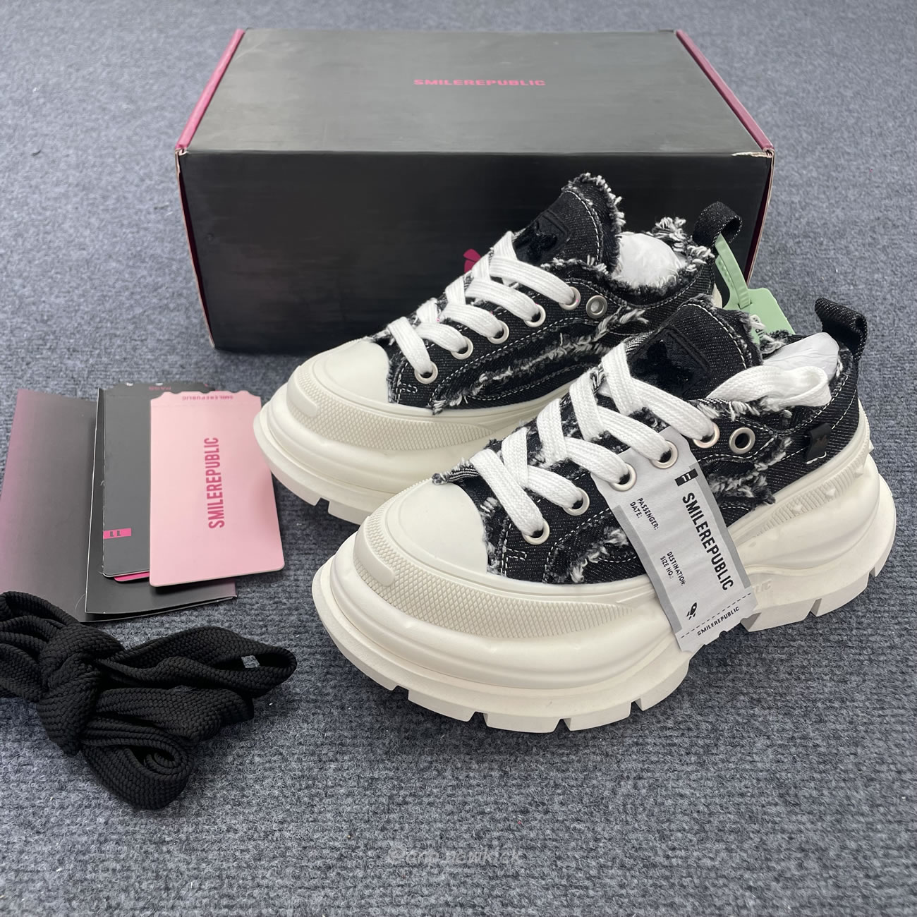 Smile Republic 2.0 Classic Black White Low Top Sneaker (3) - www.newkick.vip